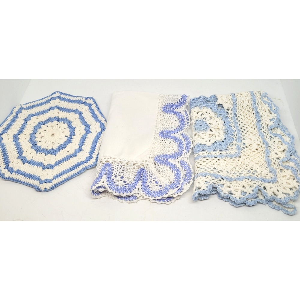 Vintage Set of 3 Crocheted  Table Runner  Placemat  Potholder Blue White